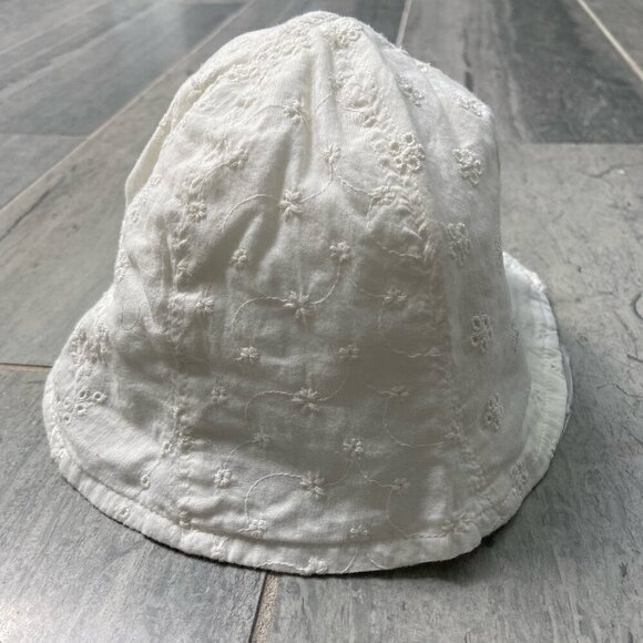 Baby Gap Ribbed Cotton Eyelet Bucket Sun Hat White Size 18-24 months - Picture 1 of 9
